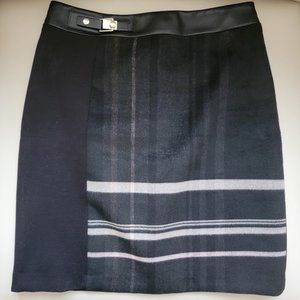 White House Black Market Boot Skirt Size 00